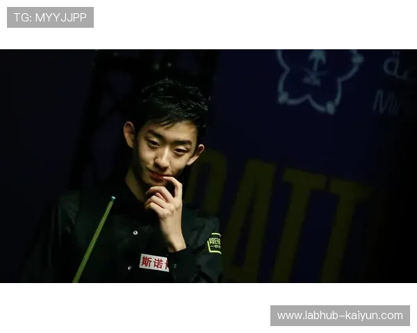 吴宜泽决赛四杆破百压制希金斯，攻防转换显冠军相