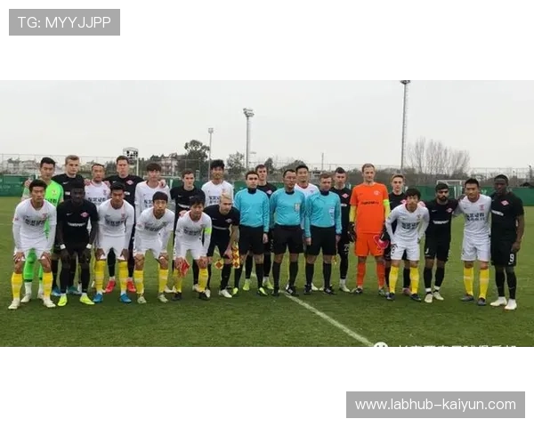 “中小球队模仿防反战术，成本效益优化促联赛均衡化”